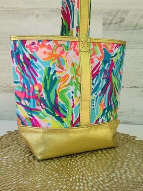 NWOT LILLY PULITZER "FAN SEA PANTS" WINE TOTE